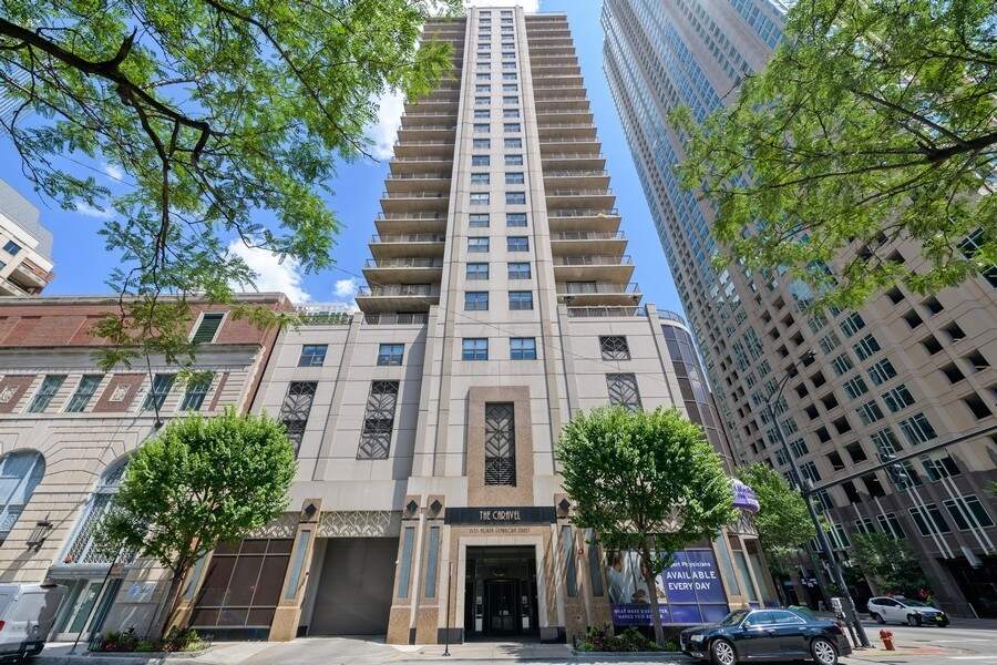 635 N Dearborn Street #2702 property in Chicago