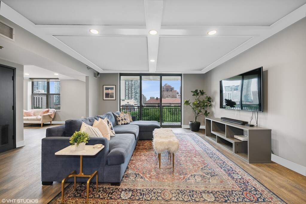 Penthouse bedroom suite overlooking Chicago