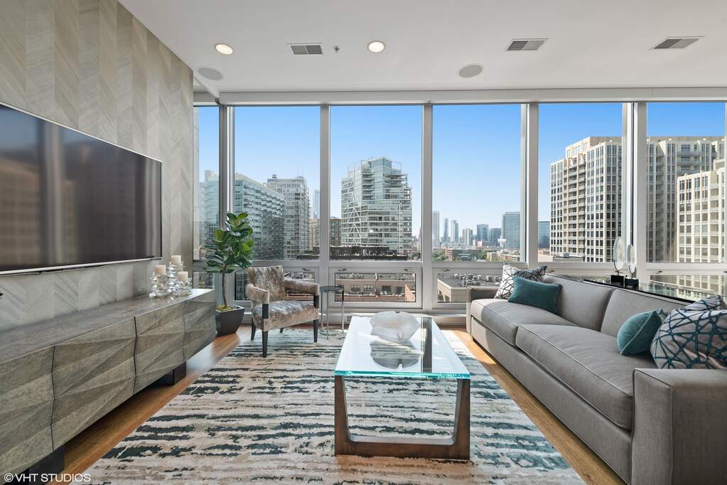 Penthouse bedroom suite overlooking Chicago
