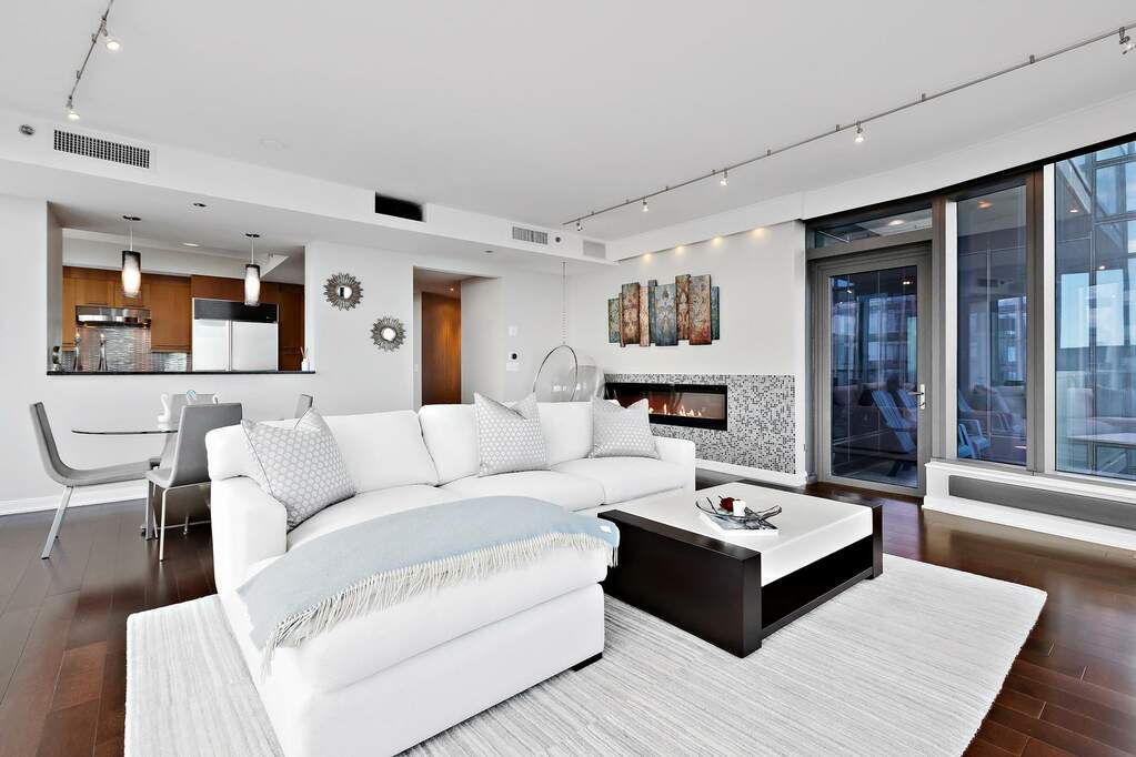 Private full-floor residence detail at Park Tower