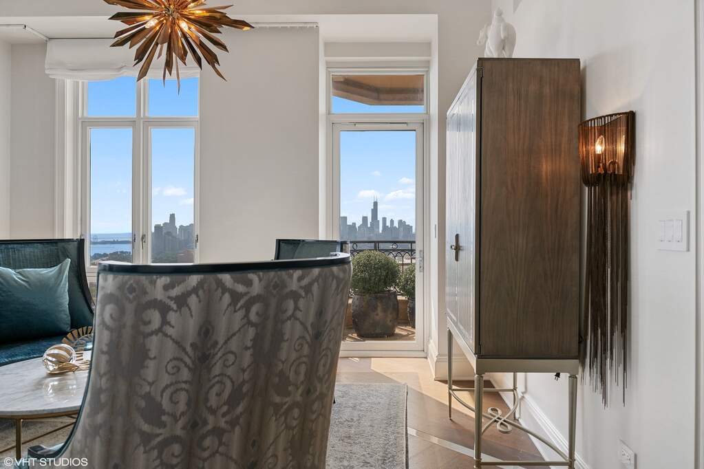 Private full-floor residence detail at Park Tower