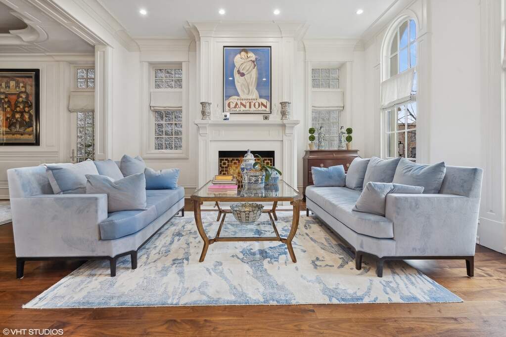 Luxury living space with panoramic Chicago views