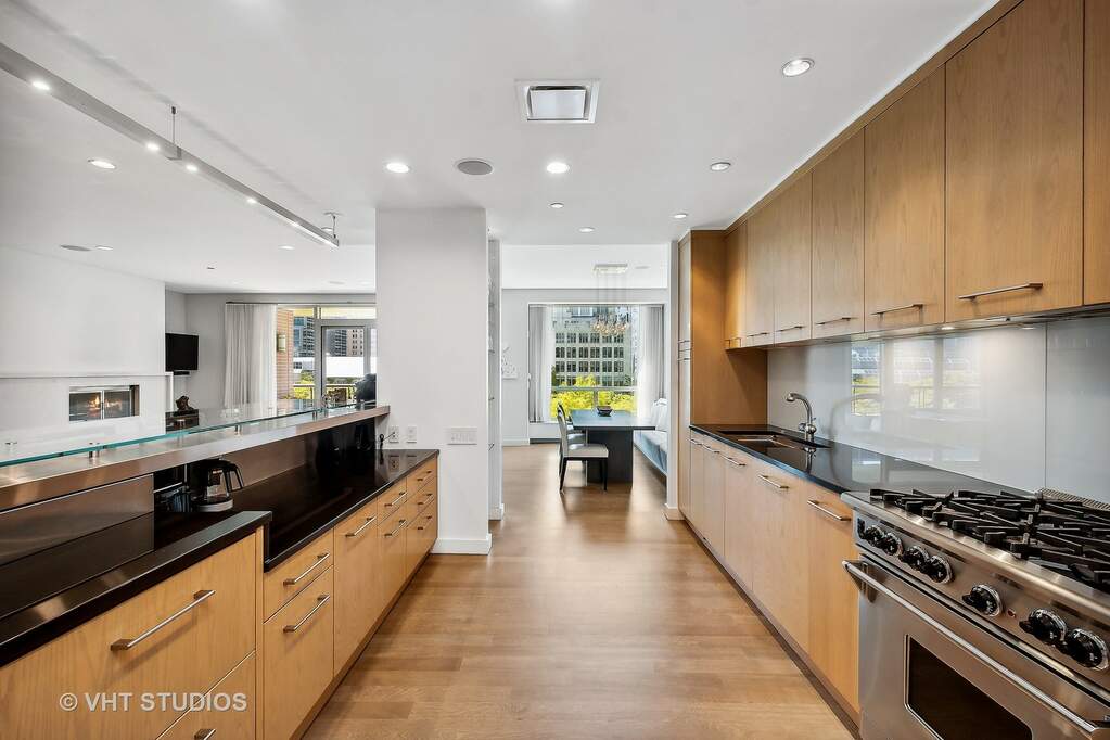 Private full-floor residence detail at Park Tower