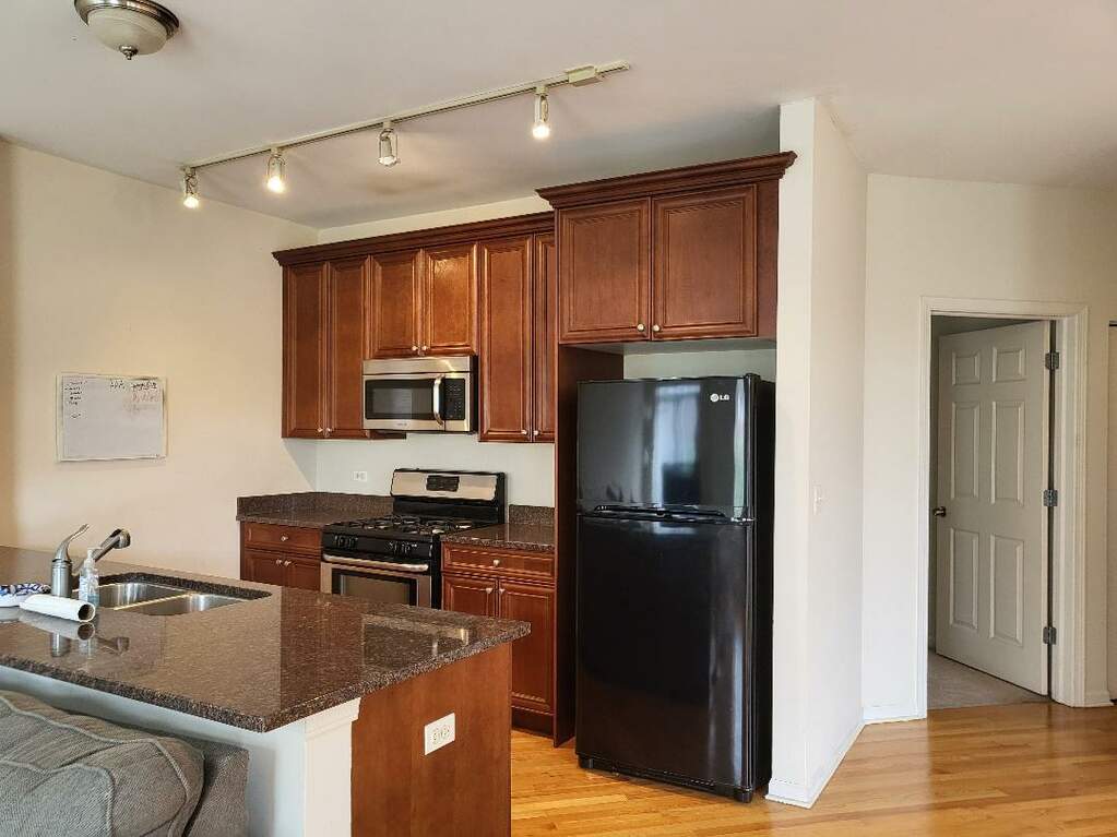 Designer kitchen and refined entertaining spaces