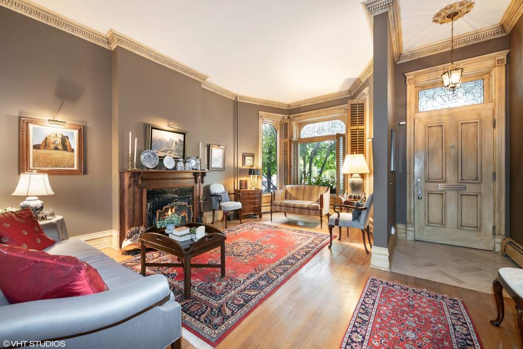 Luxury living space with panoramic Chicago views