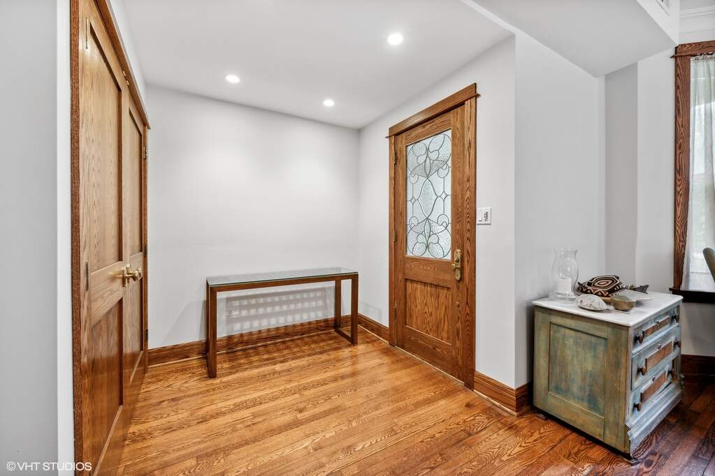 Private full-floor residence detail at Park Tower
