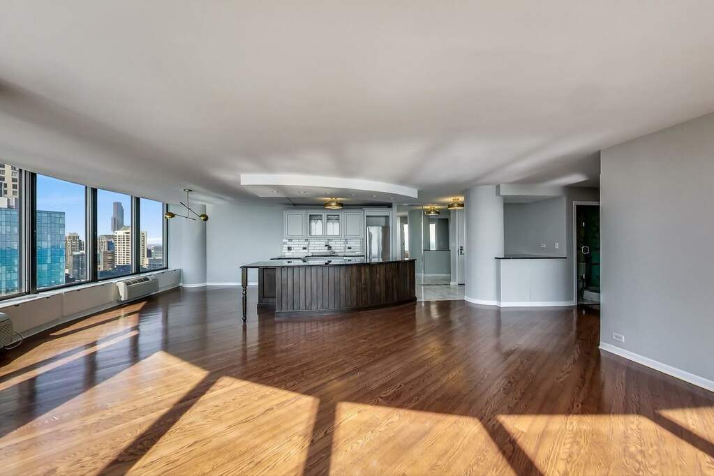 Penthouse bedroom suite overlooking Chicago