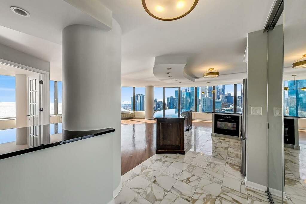 Private full-floor residence detail at Park Tower
