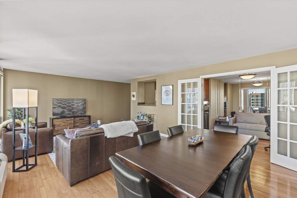 Private full-floor residence detail at Park Tower