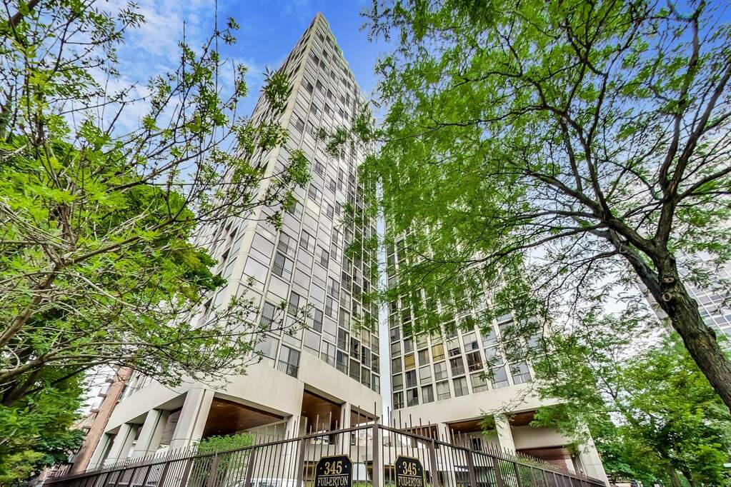 345 W Fullerton Parkway #810 property in Chicago