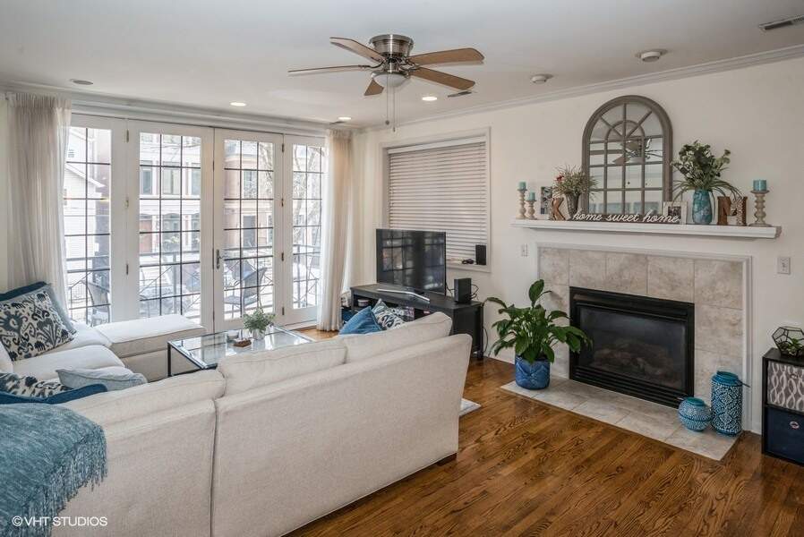 Luxury living space with panoramic Chicago views