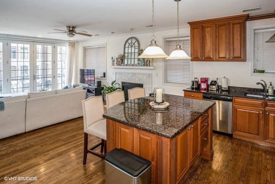 Designer kitchen and refined entertaining spaces
