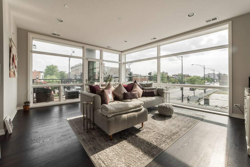 Designer kitchen and refined entertaining spaces