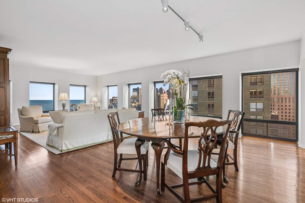 Luxury living space with panoramic Chicago views