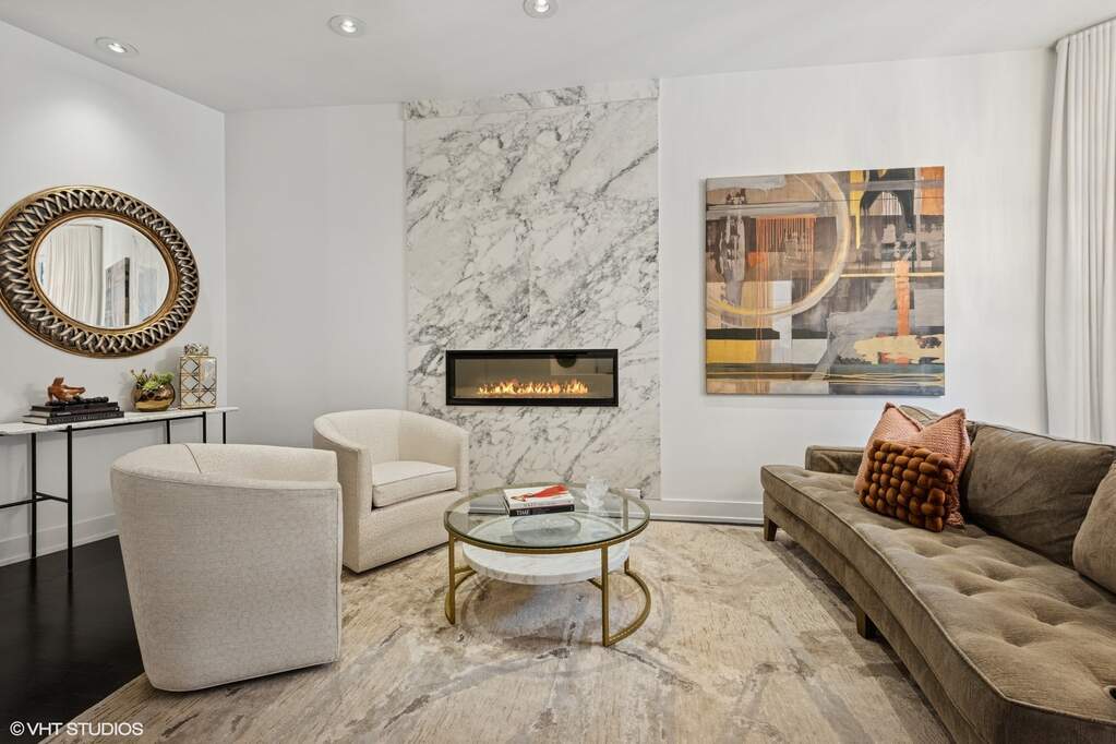 Private full-floor residence detail at Park Tower