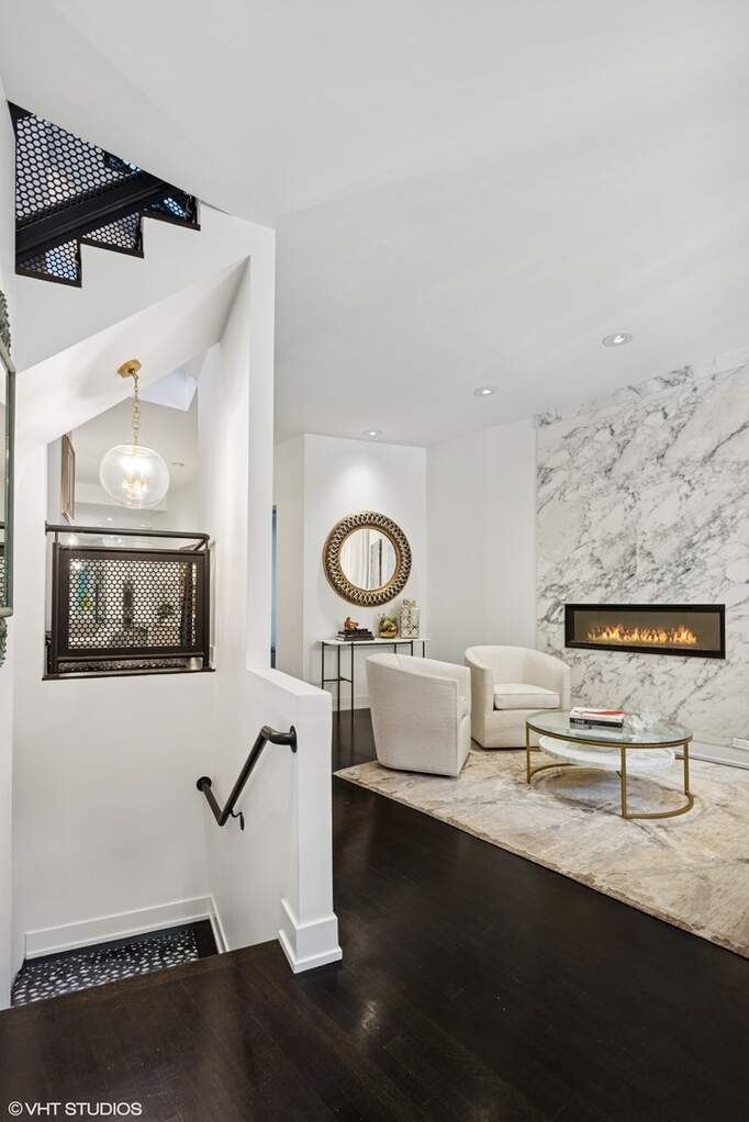 Designer kitchen and refined entertaining spaces