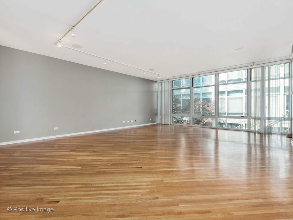 Luxury living space with panoramic Chicago views