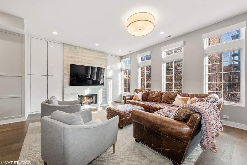 Luxury living space with panoramic Chicago views