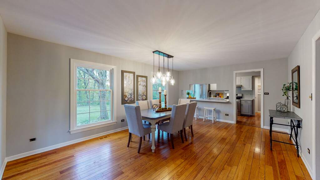 Designer kitchen and refined entertaining spaces