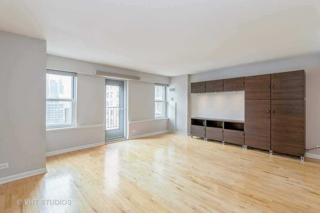 Luxury living space with panoramic Chicago views
