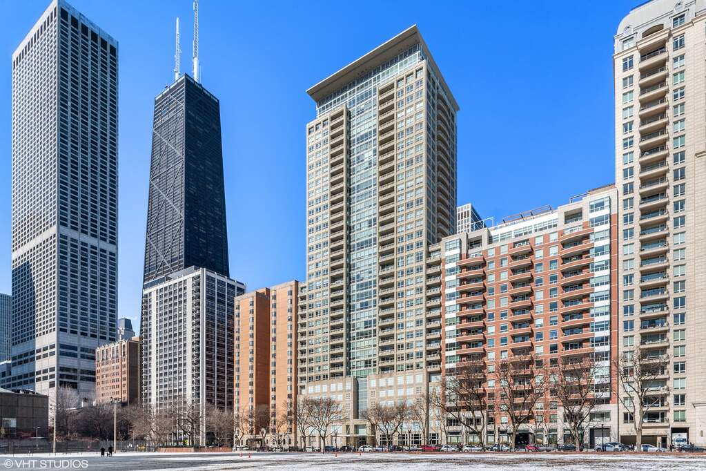 250 E Pearson Street #2806 property in Chicago