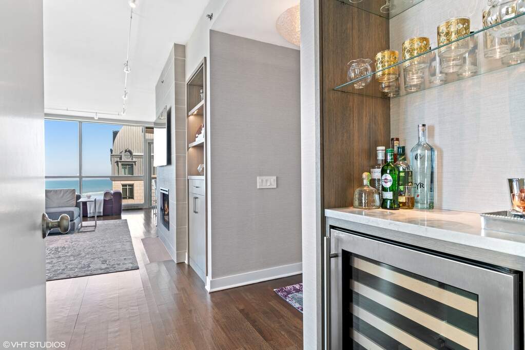 Private full-floor residence detail at Park Tower