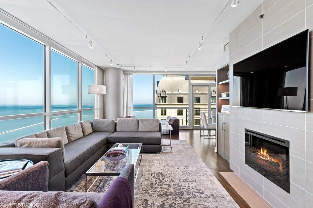 Designer kitchen and refined entertaining spaces
