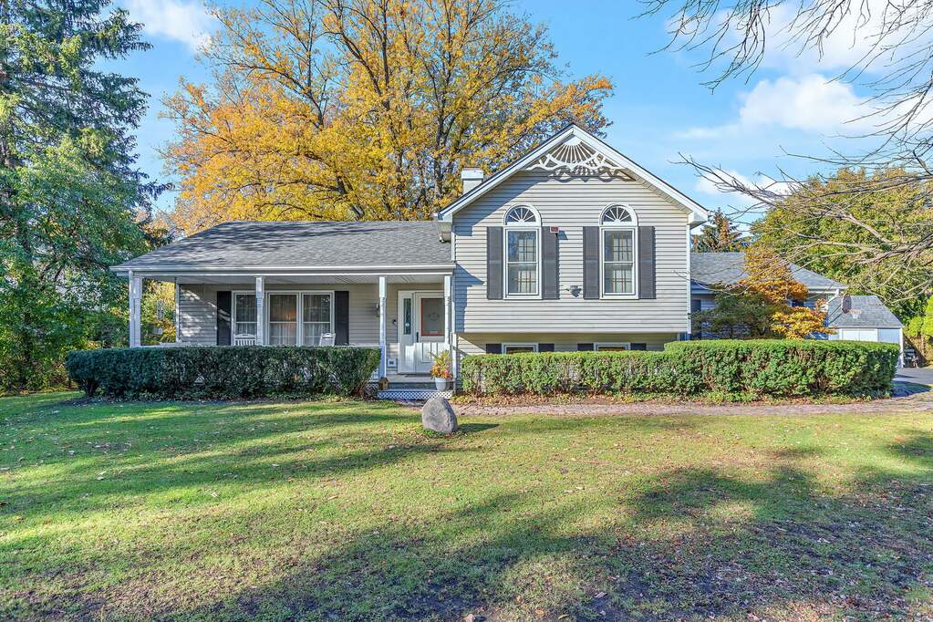 3120 Landwehr Road property in Northbrook