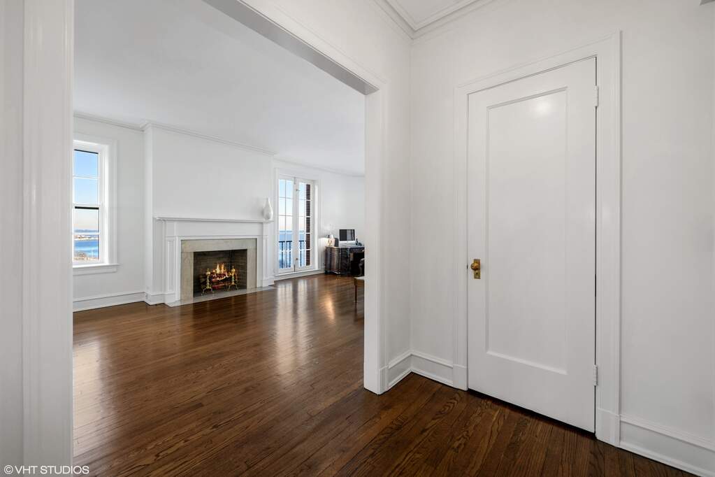 Luxury living space with panoramic Chicago views