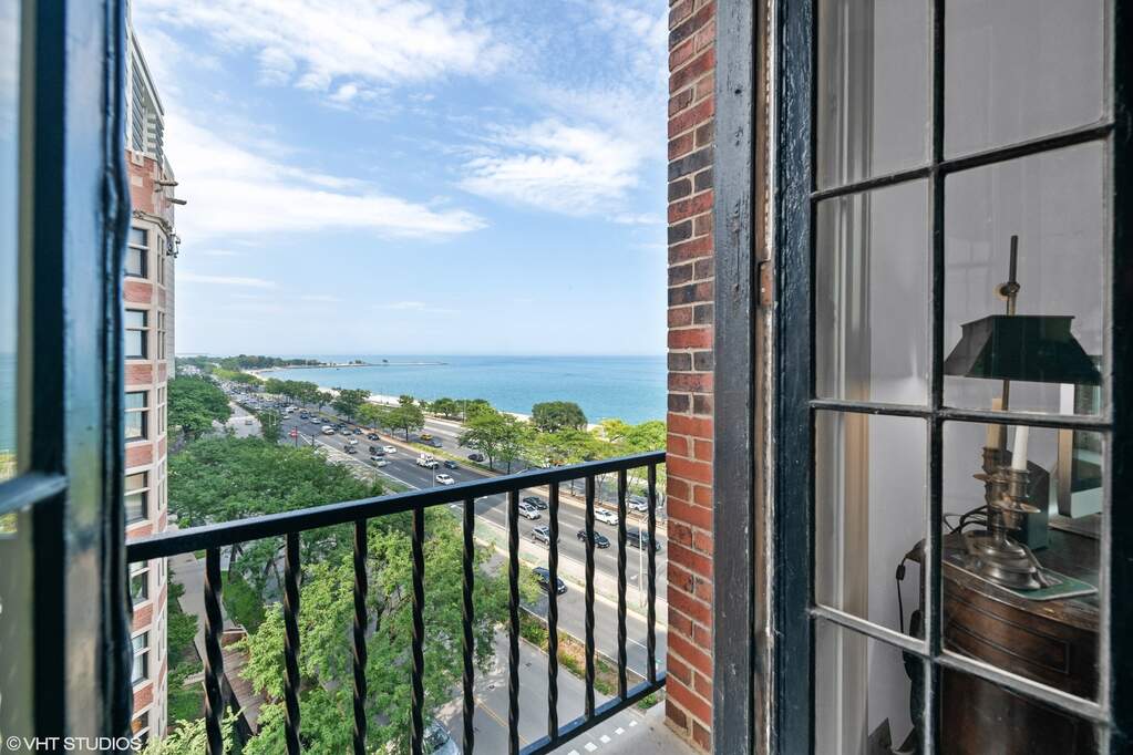 Private full-floor residence detail at Park Tower