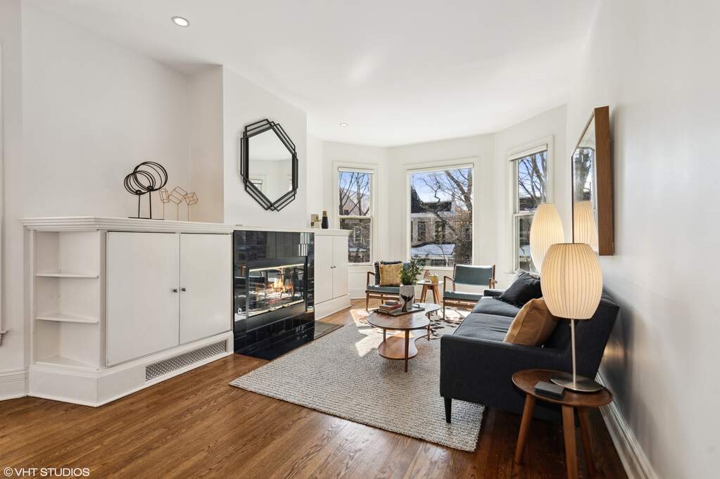 Luxury living space with panoramic Chicago views