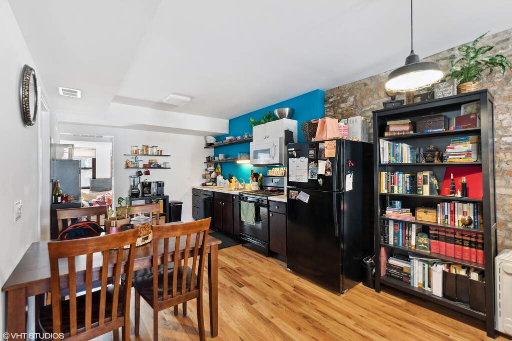Designer kitchen and refined entertaining spaces