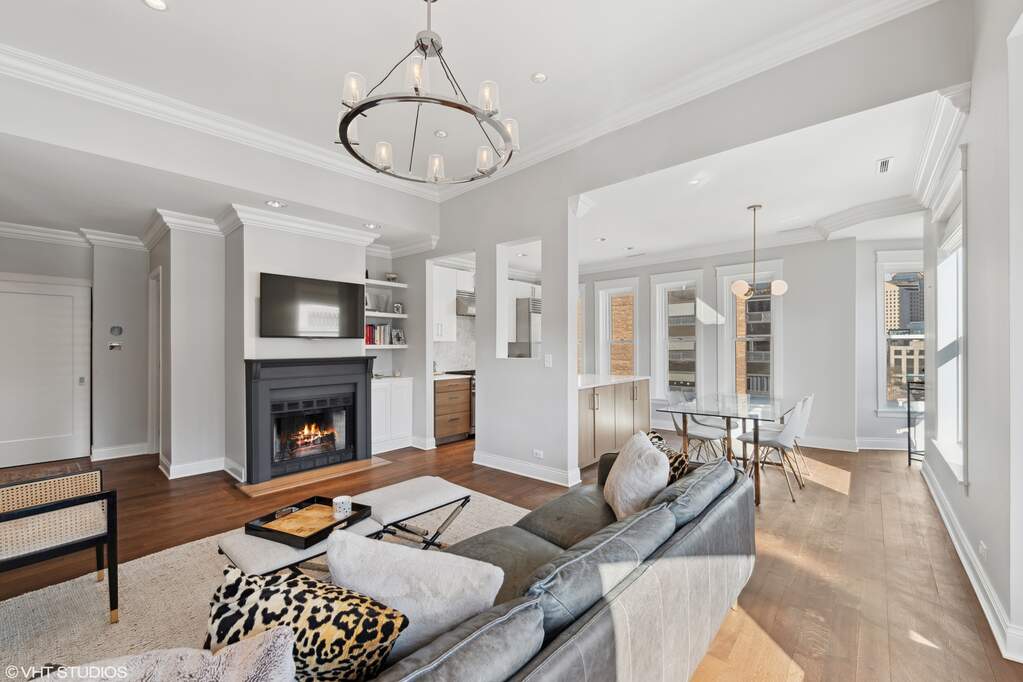 Private full-floor residence detail at Park Tower