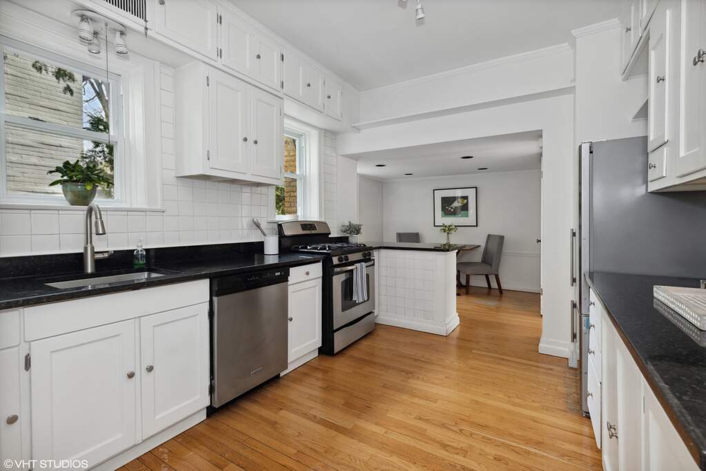 Designer kitchen and refined entertaining spaces