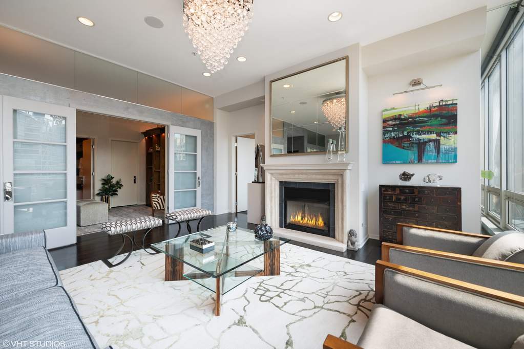 Private full-floor residence detail at Park Tower