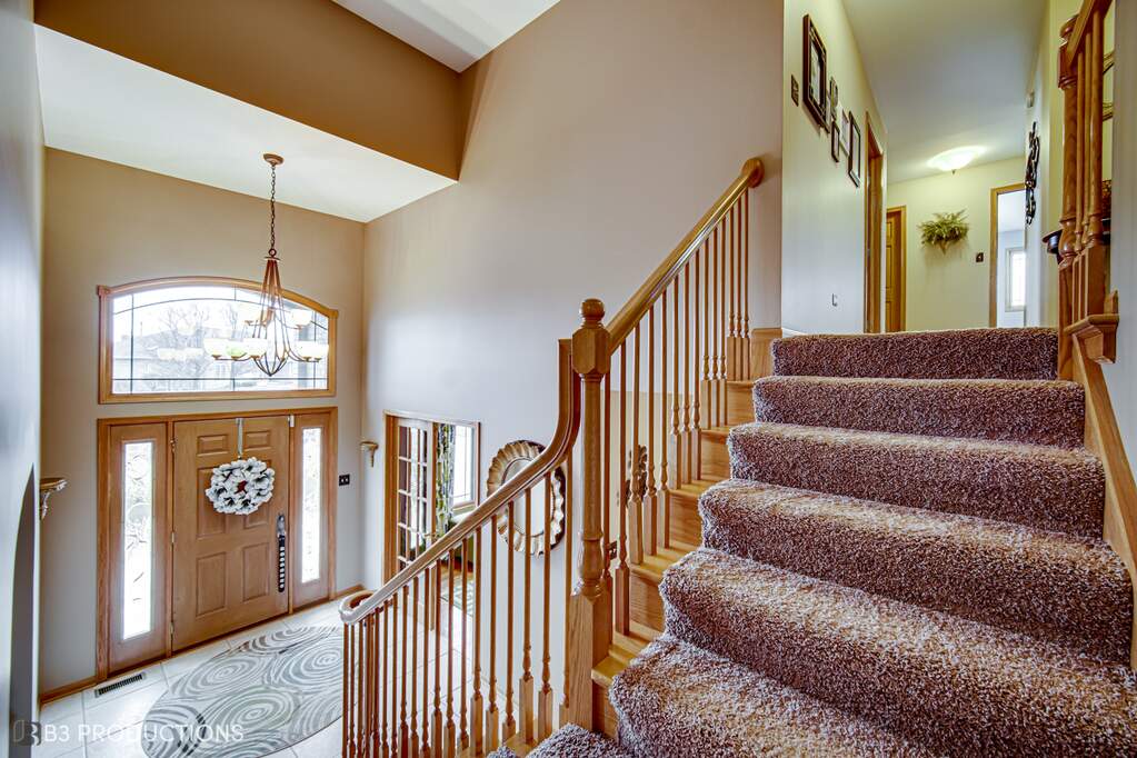 Designer kitchen and refined entertaining spaces