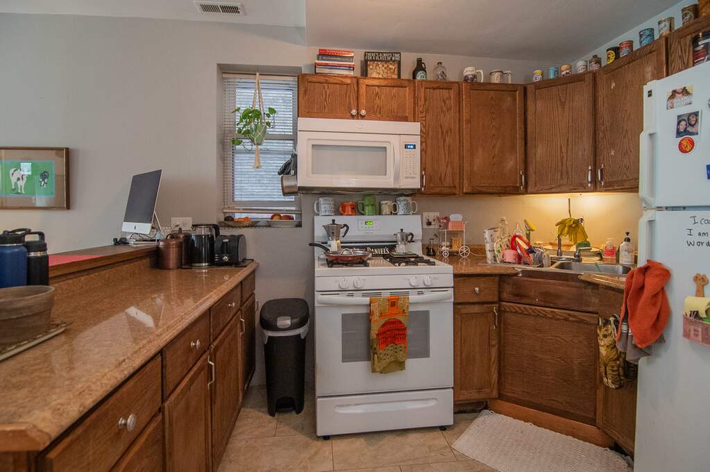 Designer kitchen and refined entertaining spaces