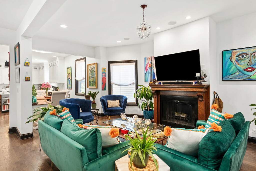 Designer kitchen and refined entertaining spaces