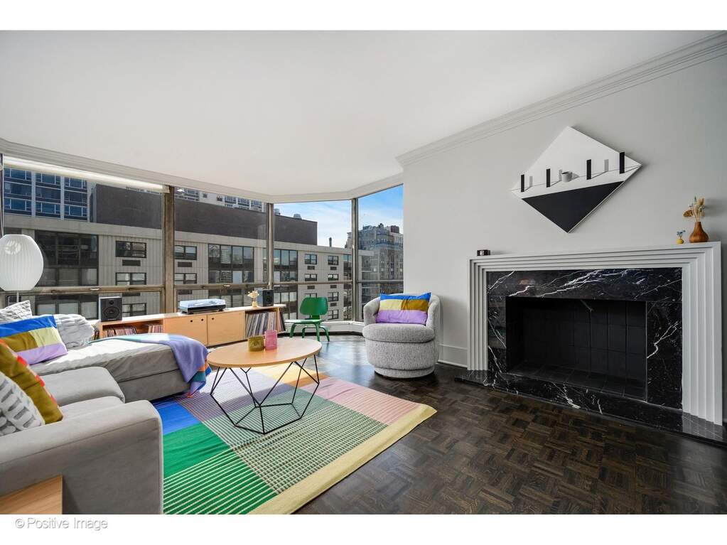 Private full-floor residence detail at Park Tower