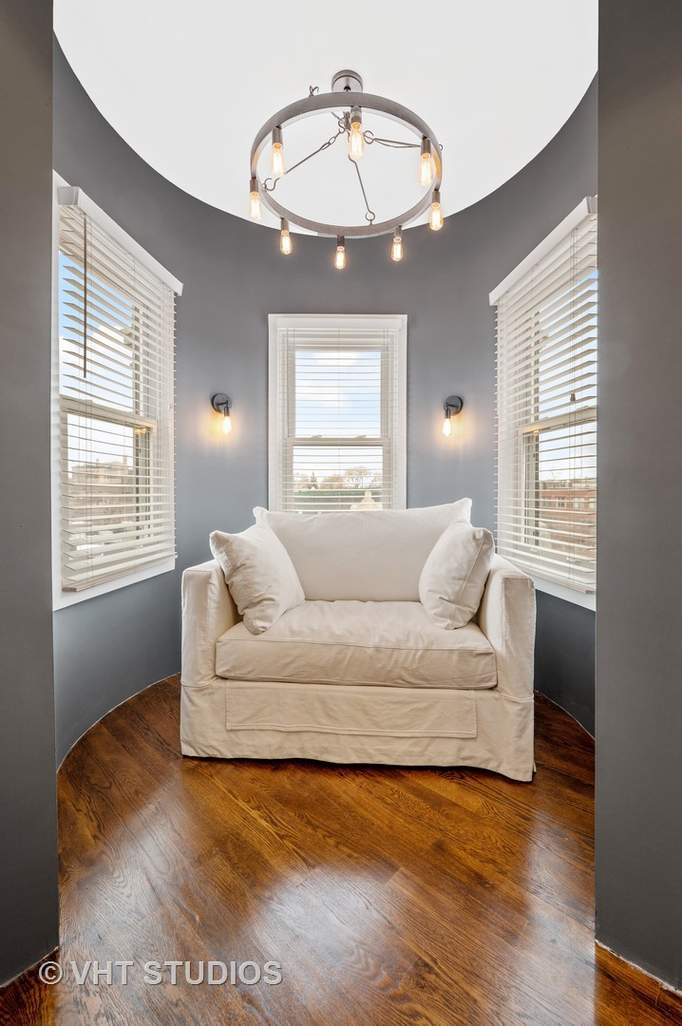 Private full-floor residence detail at Park Tower