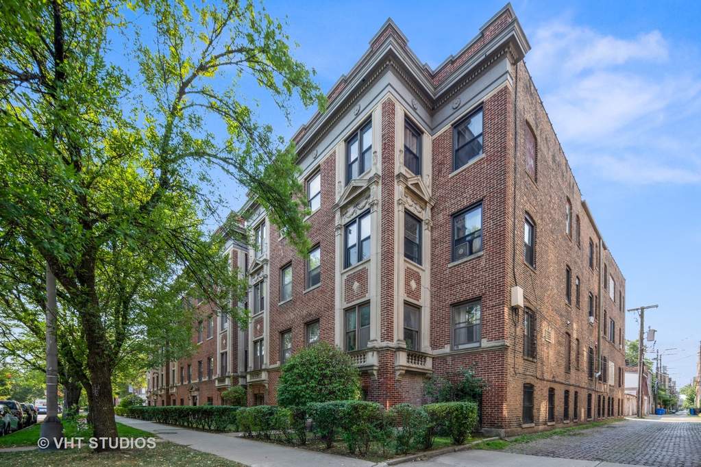 1151 E Hyde Park Boulevard #3E property in Chicago