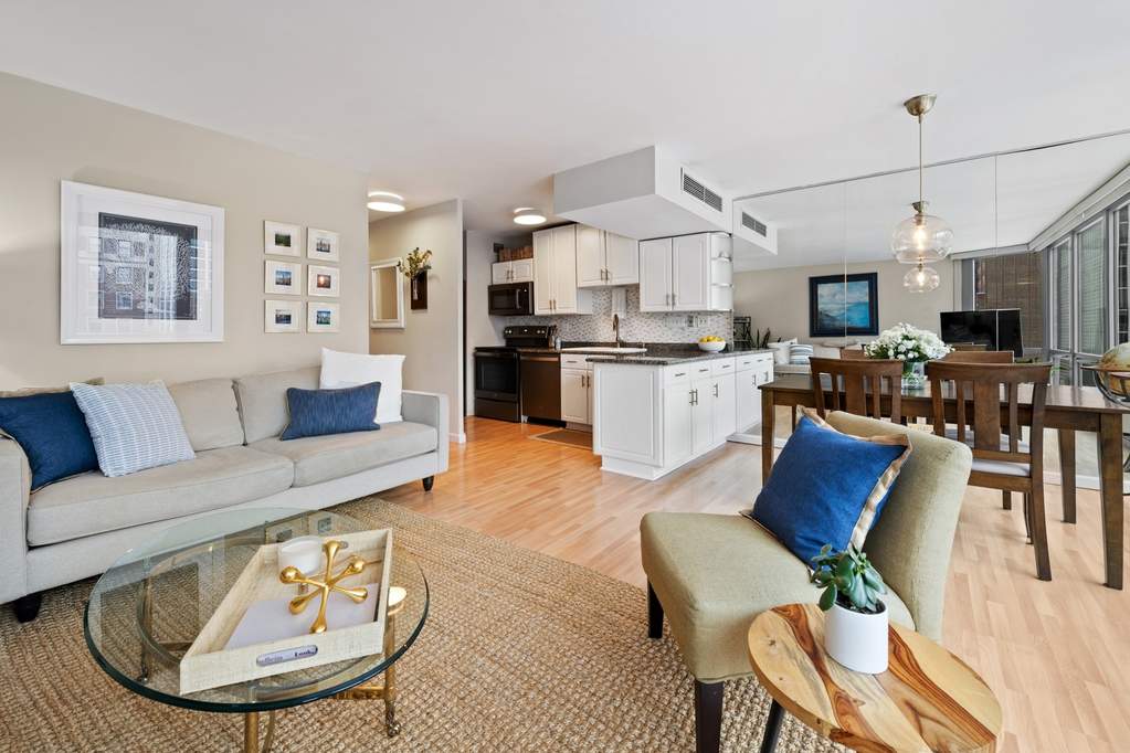 Private full-floor residence detail at Park Tower