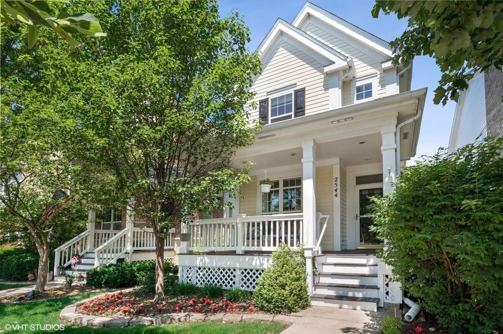 2544 Violet Street property in Glenview