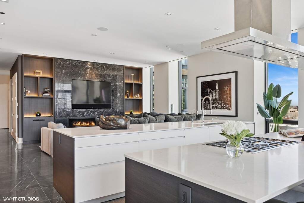Designer kitchen and refined entertaining spaces