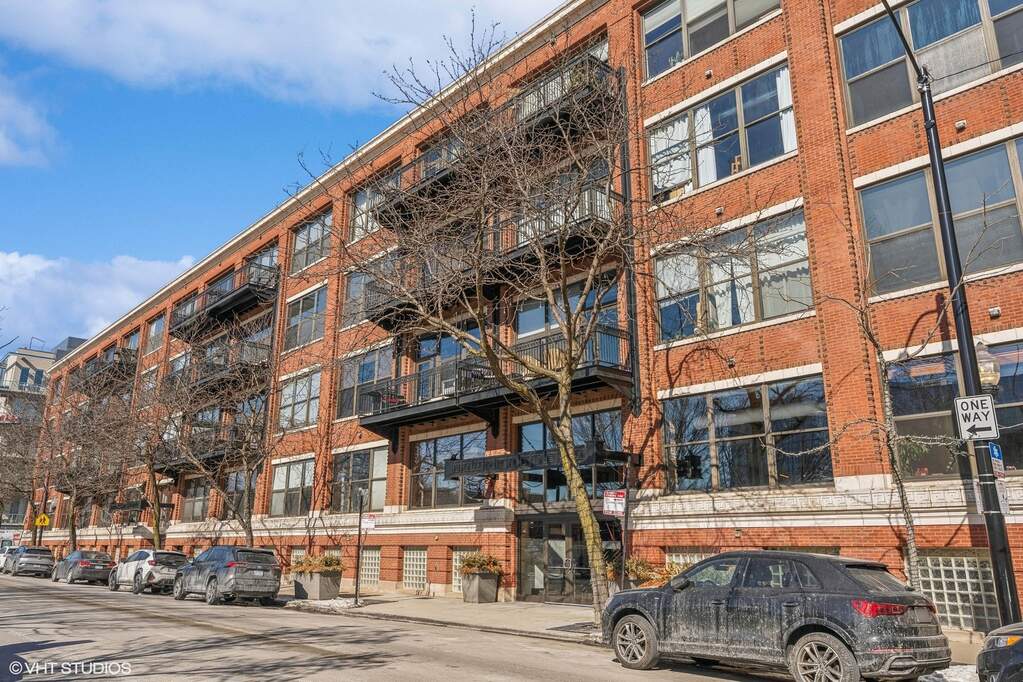 1040 W Adams Street #219 property in Chicago