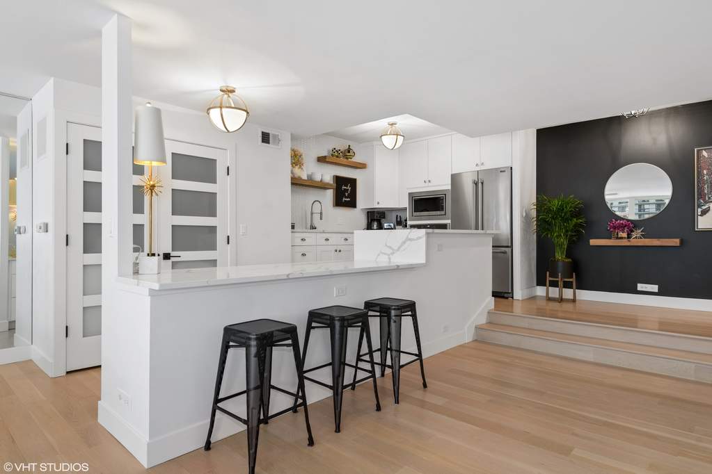 Designer kitchen and refined entertaining spaces
