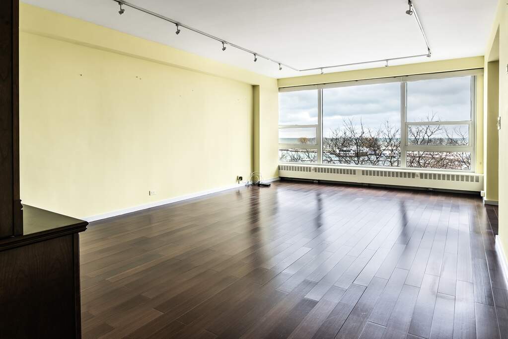 Luxury living space with panoramic Chicago views