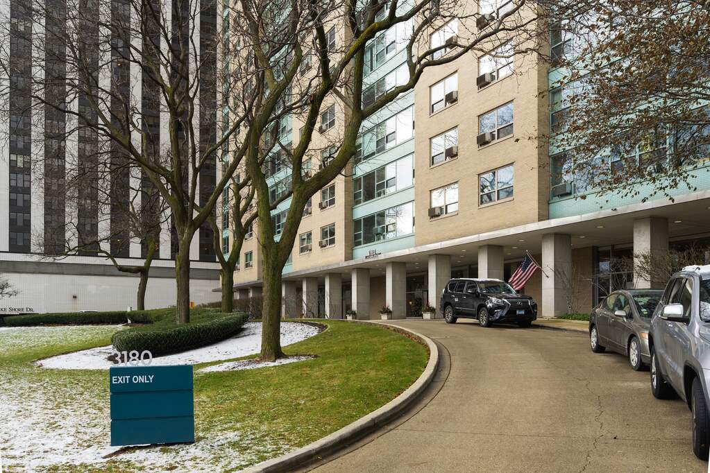 3180 N Lake Shore Drive #5F property in Chicago