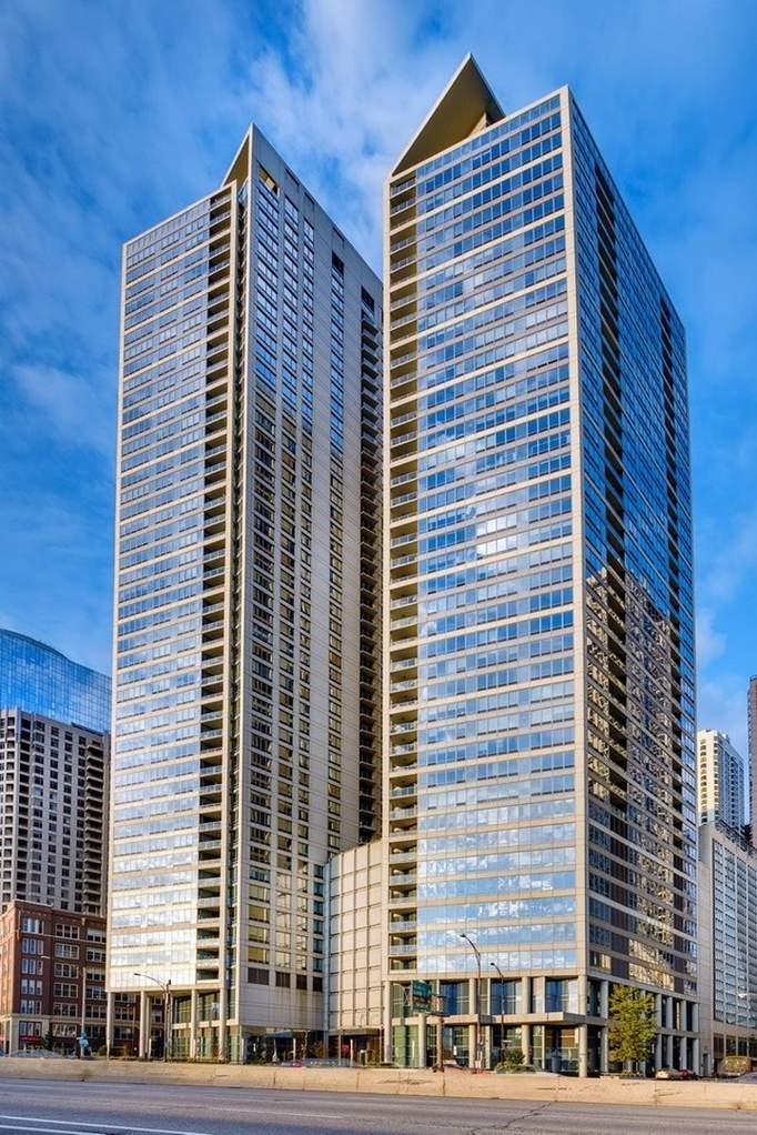 600 N Lake Shore Drive #1304 property in Chicago