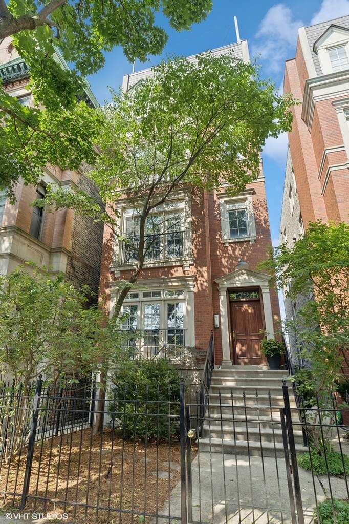 1724 N Mohawk Street #1 property in Chicago